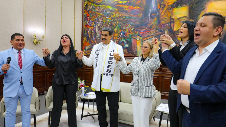 Maduro se reunió con líderes de la Iglesia Cristiana en Miraflores.