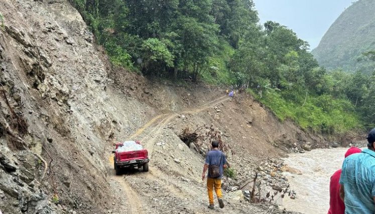 Con maquinaria amarilla han estado interviniendo el río Arboledas para nuevamente encauzarlo y ejecutar obras de mitigación, para evitar una nueva emergencia./ Fotos: Cortesía / La Opinión 