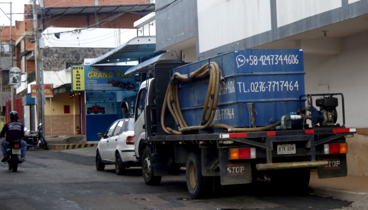Agua potable en San Antonio y Ureña 