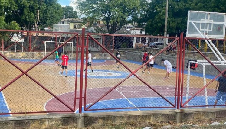 El parque de Las Parabólicas es el lugar de esparcimiento más utilizado por la comunidad. / Foto: Nicolás Mojica.