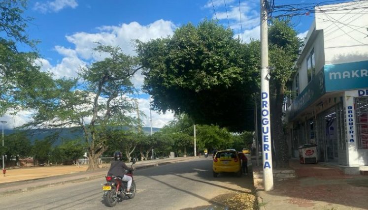 El alumbrado público es deficiente para la comunidad./ Foto: Nicolás Mojica.