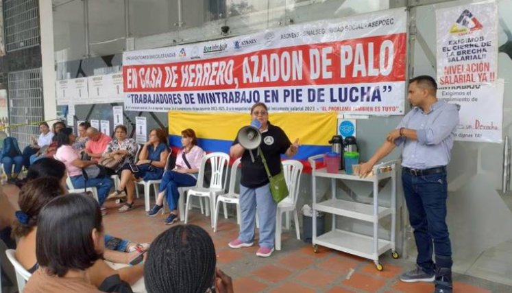 Mañana 25 de junio está citado un ‘cacerolazo nacional’ frente a la Casa de Nariño. Las quejas han llegado hasta la Organización Internacional del Trabajo (OIT).