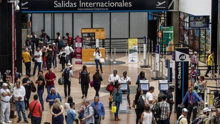 La Aeronáutica Civil reporta un incremento del 16,8% en la movilización aérea durante el primer semestre de 2024, y un notable crecimiento en el transporte de carga.