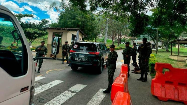 Camionetas de la UNP con cabecillas de las disidencias