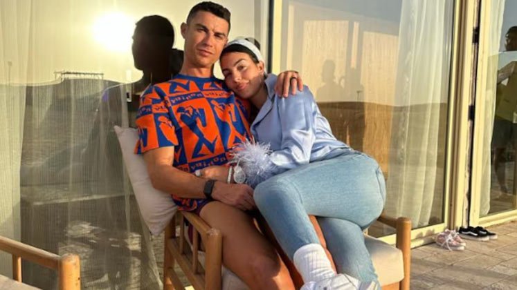 Cristiano Ronaldo y Georgina Rodríguez no dejaron nada a la imaginación y mostraron su impresionante físico a sus seguidores en redes sociales. Aquí el video del momento provocativo.