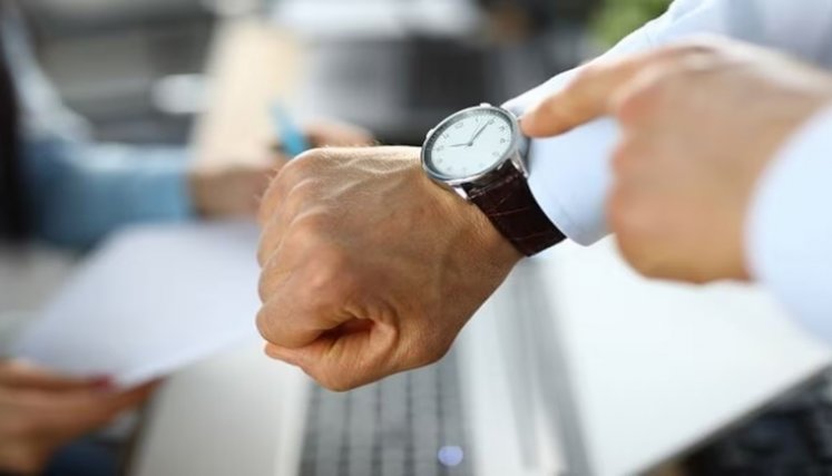 Si bien la pasión por el fútbol emociona a millones de colombianos, este lunes será un día laboral común y corriente para empleados del sector privado.