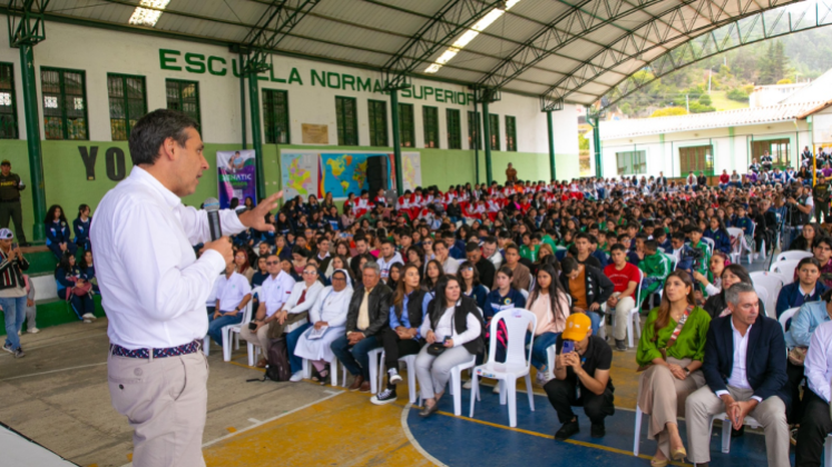 El Ministro de las TIC, Mauricio Lizcano celebró la voluntad del gobernador y alcaldes para impulsar el desarrollo tecnológico en Norte de Santander.