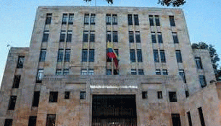 Las presiones de María Alejandra Benavides y Jaime Ramírez Cobo sugerían un contrato de 50.000 millones para limpiar un canal de un municipio de 15.000 habitantes.