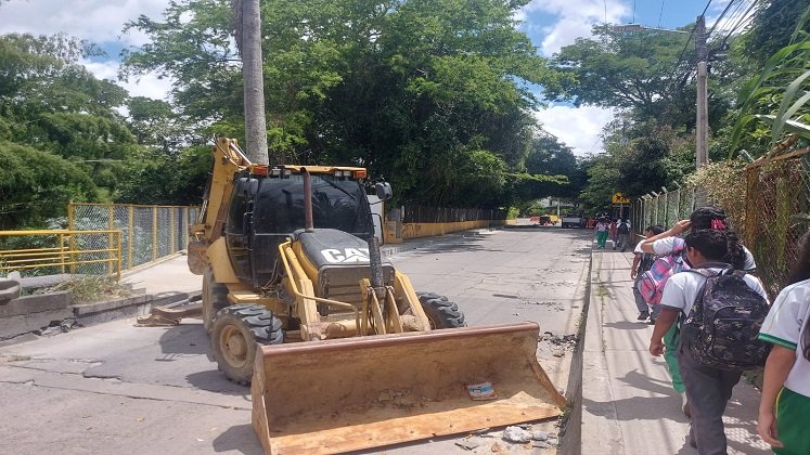 Trabajos de saneamiento básico ambiental se adelantan en Ocaña para recoger el 70 por ciento de las aguas negras vertidas a los ríos./ Foto: Cortesía