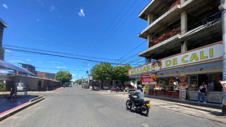 La avenida 5 de Ospina Pérez es uno de los corazones del comercio en la Comuna 7.