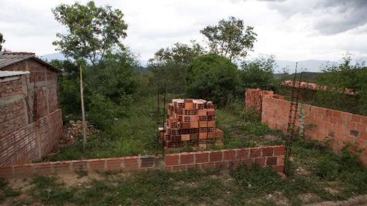 El salón comunal del barrio se quedó en ladrillos e ilusiones, por falta de apoyo municipal. 