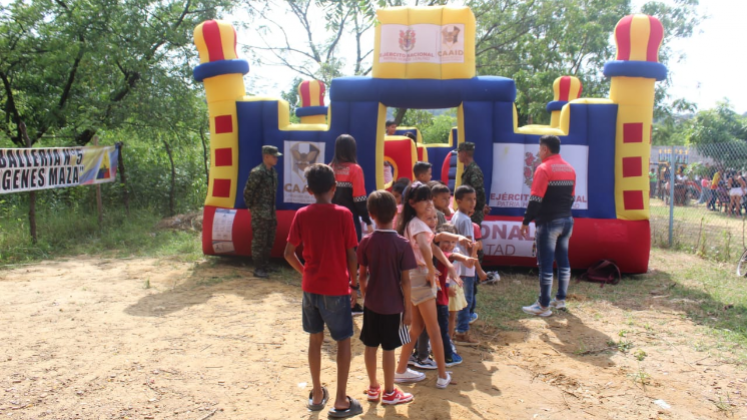 El Ejército llevó jornada recreativa a los niños de La Fortaleza.
