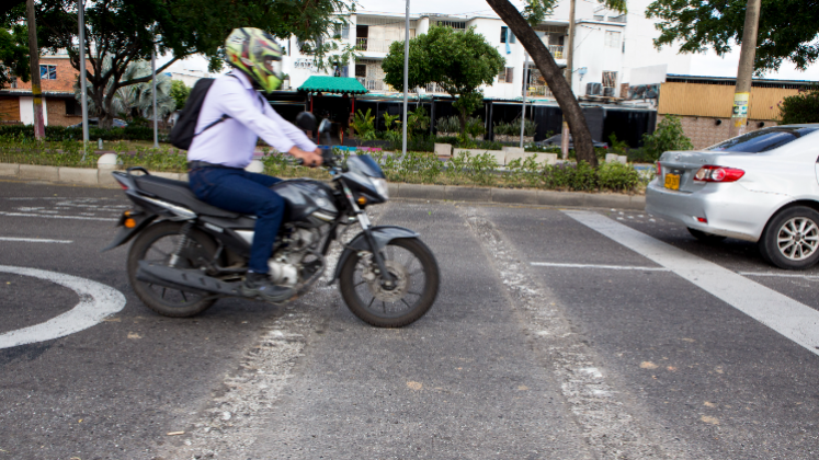 Con sorpresa, los conductores que transitan por la avenida Los Libertadores, notaron el retiro masivo de los reductores de velocidad. 