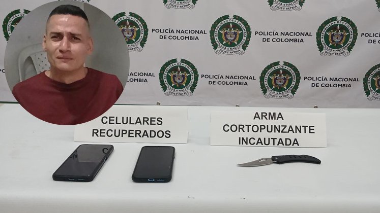 Los teléfonos móviles fueron recuperados y le encontraron el cuchillo.