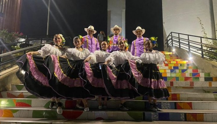 El grupo de danza Corporación Cultural Folclor y Pasión ha ganado premios a nivel nacional./ Foto: Nicolás Mojica.