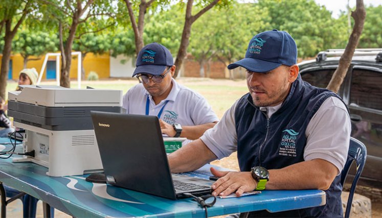 Más de 300 habitantes de esta comunidad pudieron realizar acuerdos de pago. 