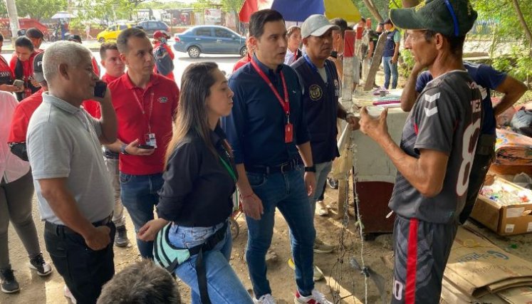 Miguel Castellanos, secretario de Gobiernod e Cúcuta, inspecciona los alrededores de Cenabastos/Foto cortesía