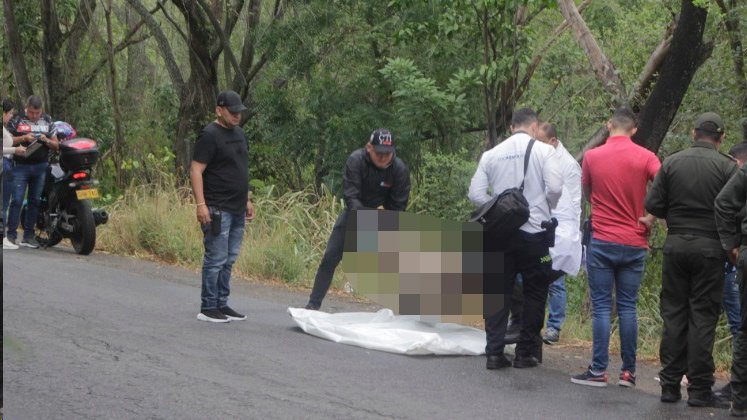 El cuerpo fue envuelto en una sábana y estaba atado de pies y manos.