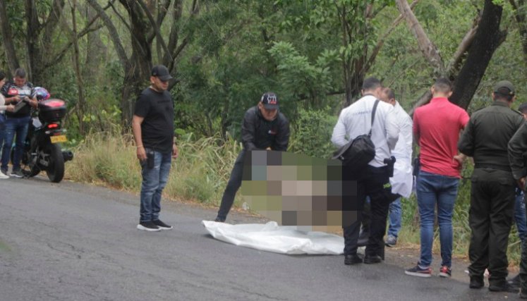 El cuerpo fue envuelto en una sábana y estaba atado de pies y manos.