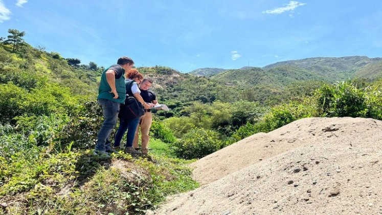 Entidades ambientales adelantan control y vigilancia ambiental para evitar la contaminación del río Algodonal./ Foto cortesía: La Opinión