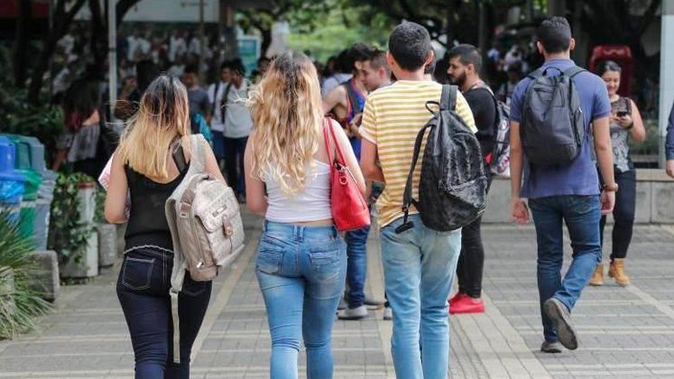 En Colombia, los jóvenes menores de 28 años constituyen el 51% de las primeras operaciones de crédito, de ese total, el 59% se dan por montos menores a $500 mil.