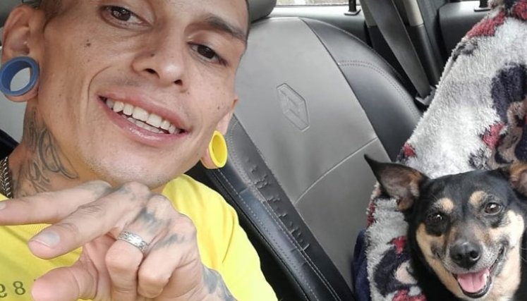 Javier Acosta y su perrita 