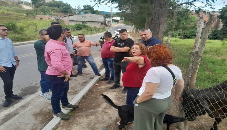 Los trabajos del muro de contención en el sector El Ramal no se ha construido debido a exigencias de una familia./ Foto: Javier Sarabia/La Opinión