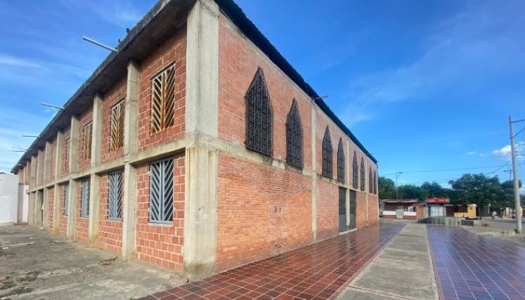 La parroquia Cristo Camino congrega a los feligreses católicos del barrio. 