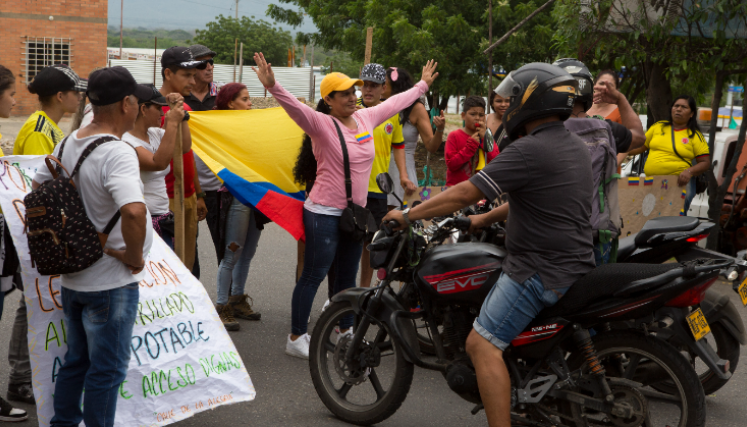 Habitantes del asentamiento humano Colinas del Tunal protestaron por la precariedad de los servicios públicos. 