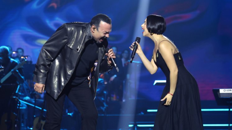 Pepe Aguilar junto a su hija Ángela Aguilar. / Foto Colprensa