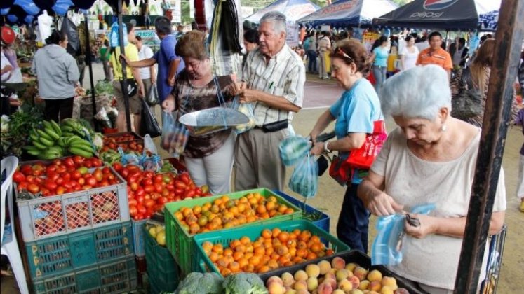 El mercado satélite se da en las inmediaciones del parque principal de San Luis, todos los miércoles. 