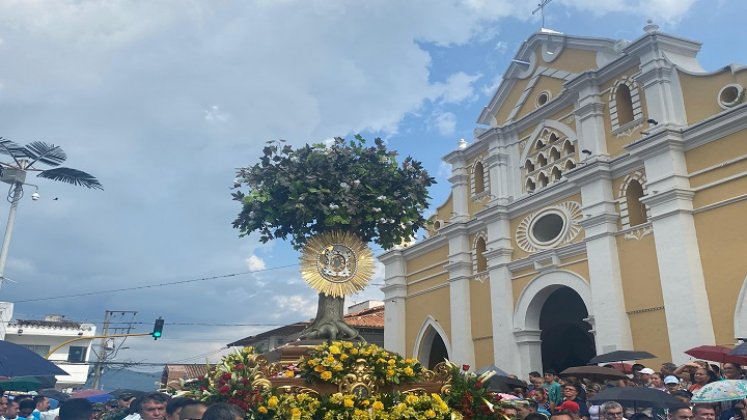 La multitudinaria procesión en honor a la patrona la virgen de la Torcoroma es el mejor termómetro del fervor religioso de los ocañeros./ Foto cortesía: La Opinión.