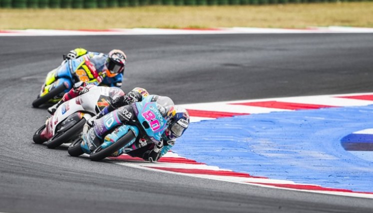 El piloto colombo-español  David Alonso (#80) fue penalizado durante la carrera.