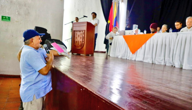 Habitantes de Cúcuta y otros municipios del área metropolitana, expusieron una serie de quejas ante el Superintendente de Servicios Públicos. 