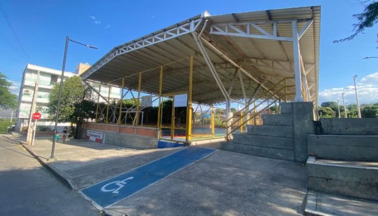 El polideportivo es bastante utilizado por las academias deportivas. / Foto: Nicolás Mojica.
