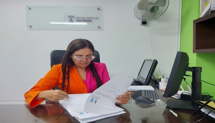 Un equipo de la secretaría de Hacienda recorre las viviendas y establecimientos comerciales para verificar la situación tributaria de los contribuyentes.. Foto cortesía: La Opinión.