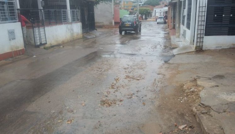  Varias calles se deteriorado durante la reposición del alcantarillado. / Foto: Cortesía.
