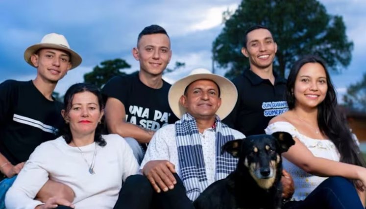 A pesar del duelo que enfrenta la familia de ‘Los Patojos’ por la reciente pérdida de su madre, han encontrado un momento para celebrar el cumpleaños de su padre con el lema: “A pesar de todo”.