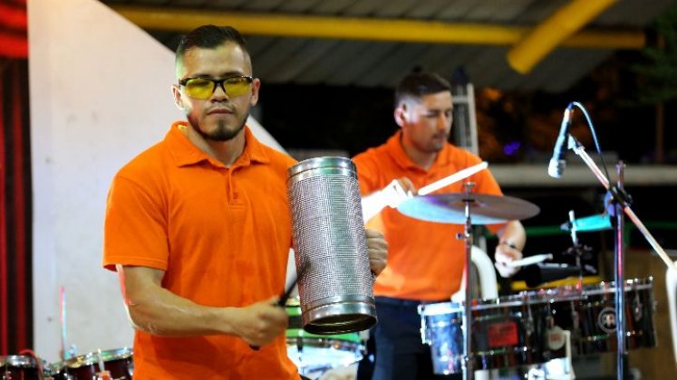 Las orquestas tocaron géneros musicales variados que hicieron gozar al público. / Foto: Cortesía.