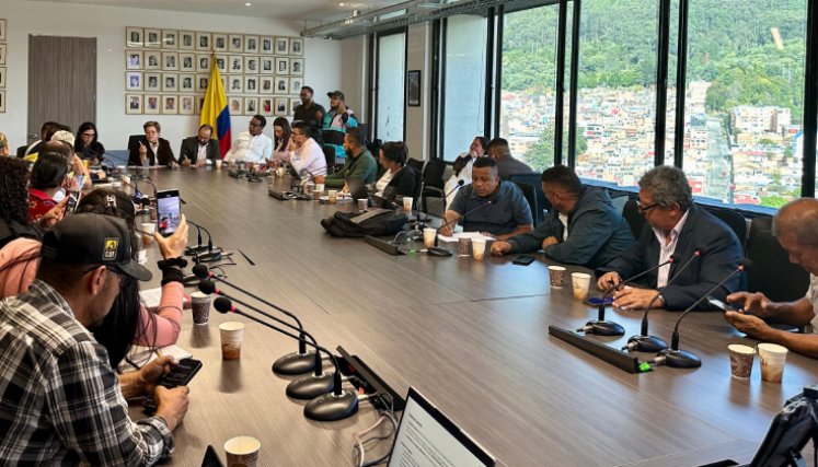 Mesas de trabajo entre el Ministerio del Trabajo y los representantes del sector transporte. / Foto: Colprensa