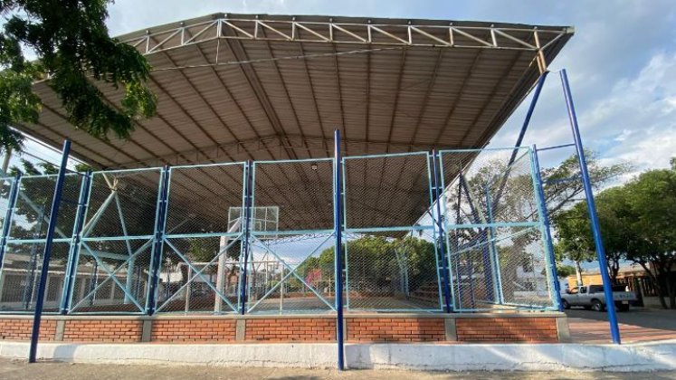 El polideportivo Félix Montañez es el principal espacio deportivo para la comunidad. 