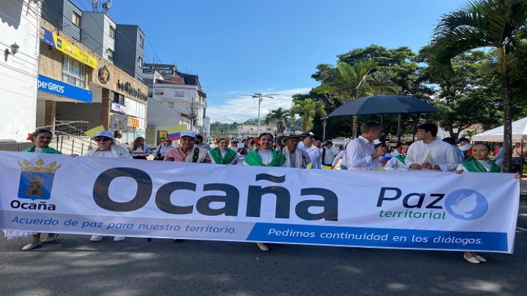 A través de muestras folclóricas los ocañeros claman continuidad de los diálogos de paz en Colombia. /Foto: cortesía: La Opinión. 