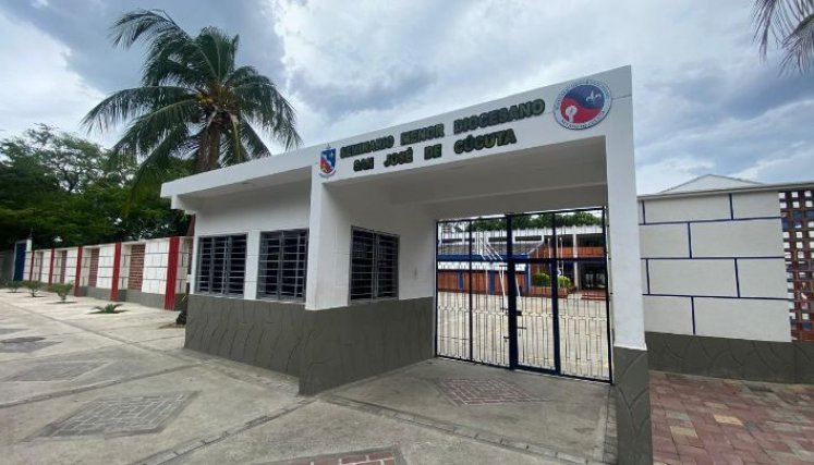Hay varias instituciones educativas en el barrio que fomentan el aprendizaje. / Foto: Nicolás Mojica.