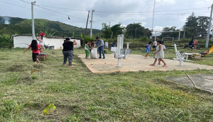 De la mano de las alcaldías adelantan las brigadas de capacitación, recolección y almacenamiento temporal en aras del saneamiento básico ambiental./ Foto: Cortesía / La Opinión