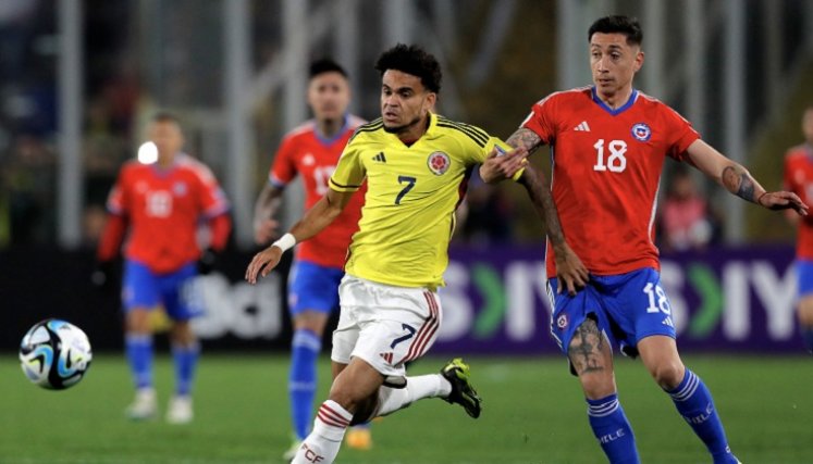 La selección Colombia se mide a una desesperada Chile.