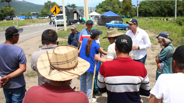 Alcalde de Chitagá acudió al llamado de los campesinos y apoyo la manifestación. 