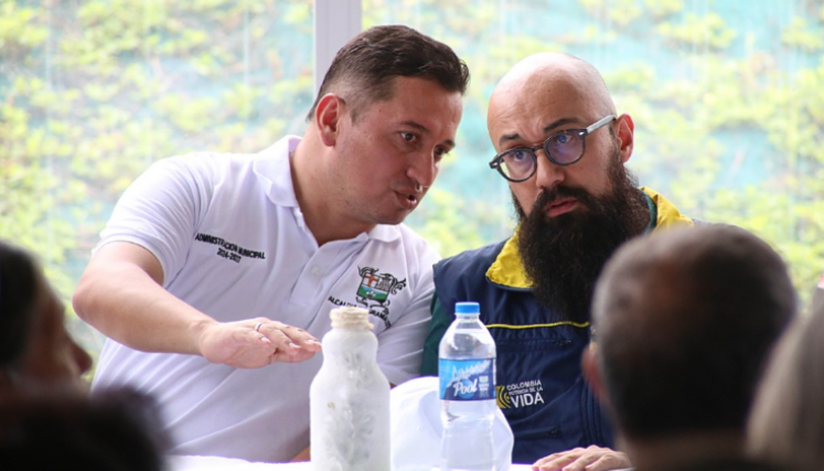 Carlos Carrillo durante su visita a Gramalote.