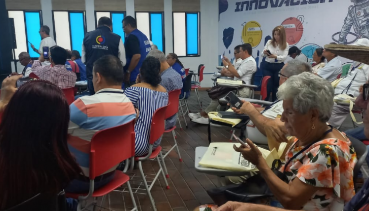En medio de la creciente violencia, Contraloría lanzó programa para fortalecer la veeduría social.