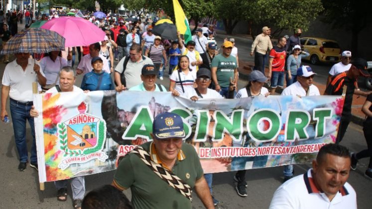 El magisterio anunció que saldrá nuevamente a las calles el próximo 30 de octubre,  en defensa del modelo de salud de los maestros, que aún presenta algunos inconvenientes en su implementación. 