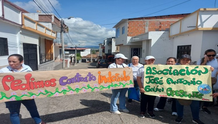 En pie de lucha se encuentran las madres comunitarias de Ocaña para exigir mejores condiciones laborales.